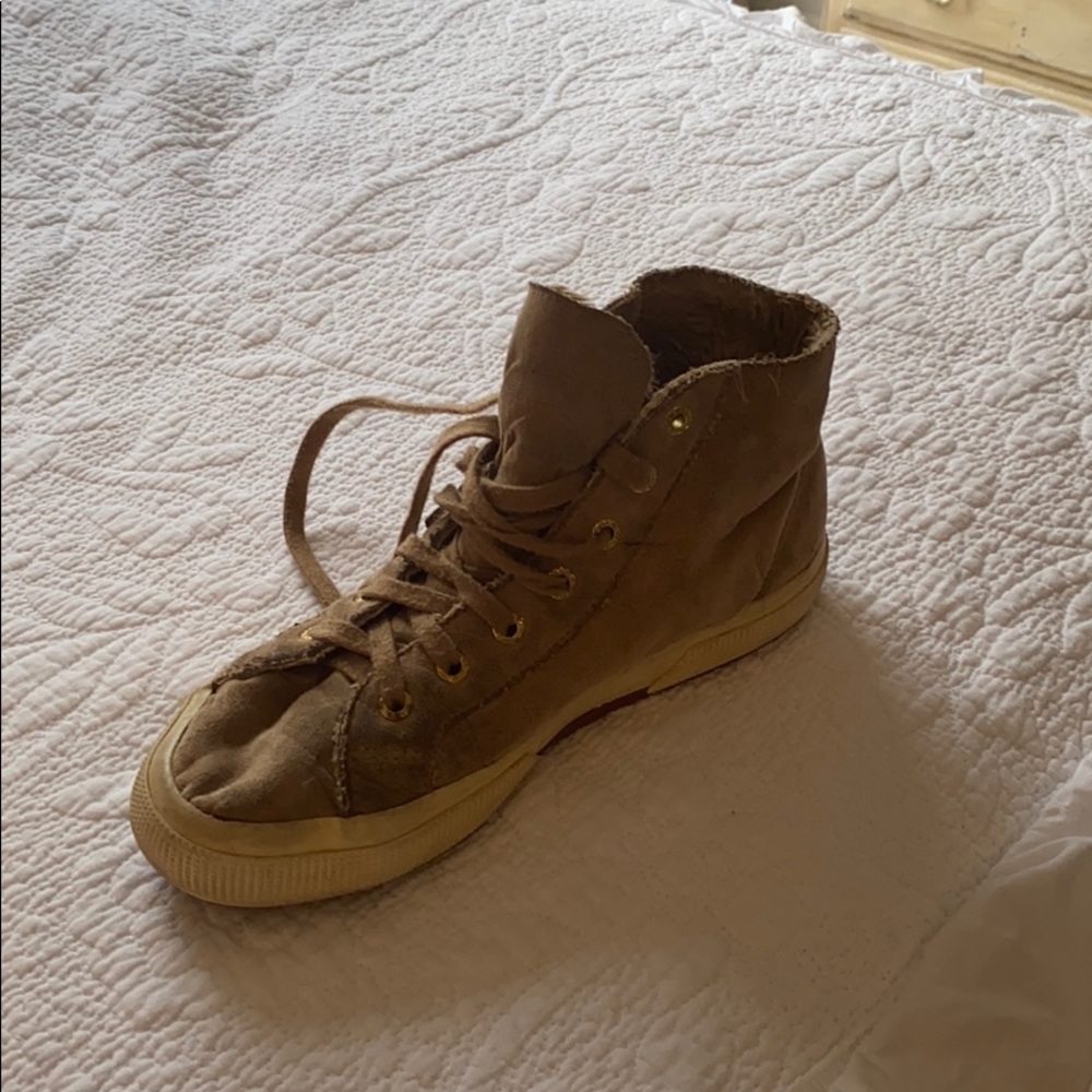 Tan Supergas